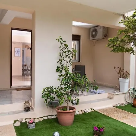 Apartamento Marathos *